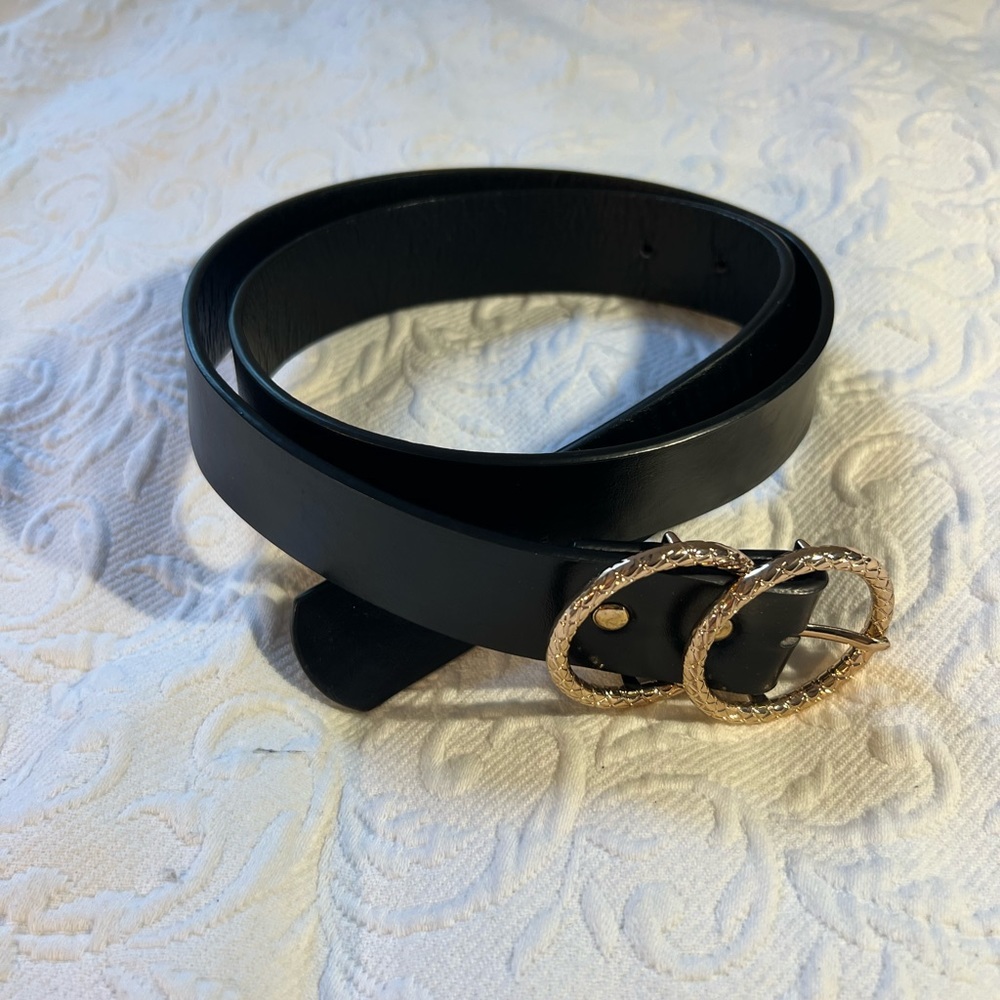 LIKE NEW Garage Gold Black Belt